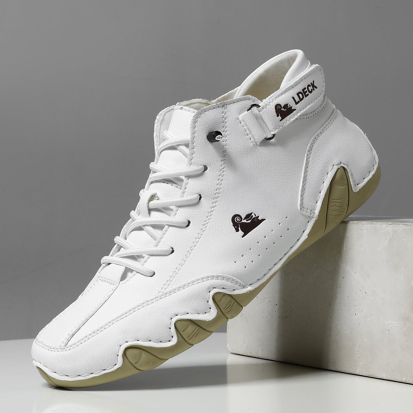 VivoLDeck - Waterproof and breathable orthopedic shoes